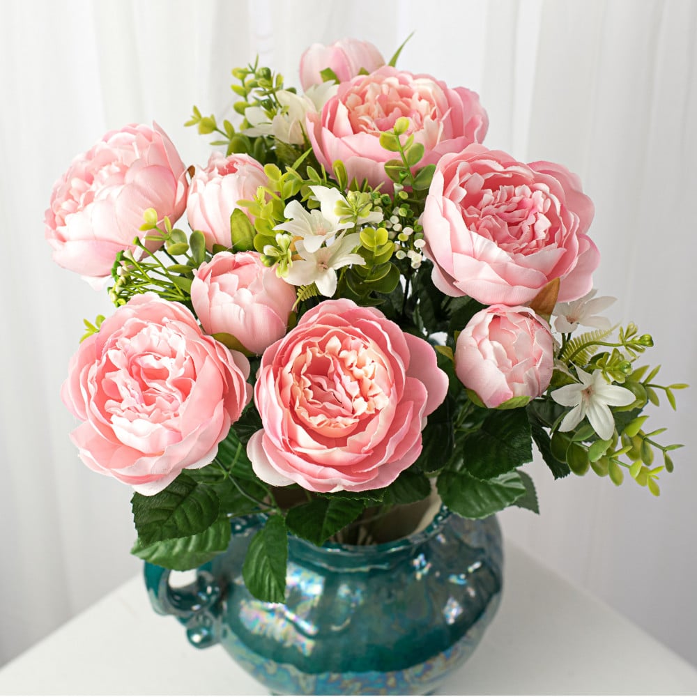 Partial View Florist Making Bouquet Beige Roses Peonies Workspace Stock  Photo by ©AntonMatyukha 244740716